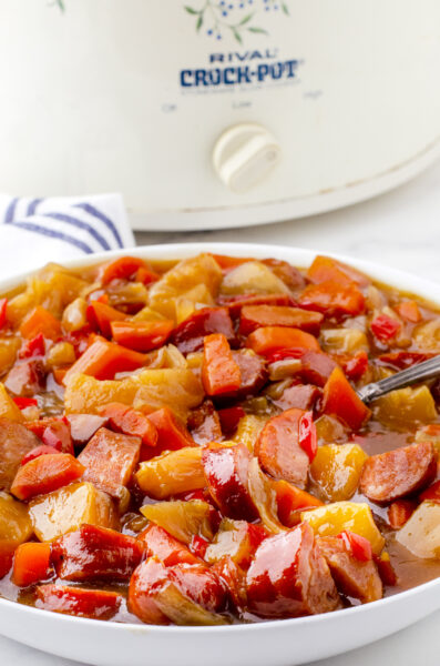 bowl of crock pot sausage and peppers