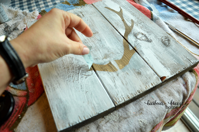 2 ways to paint antler signs at harbourbreezehome.com