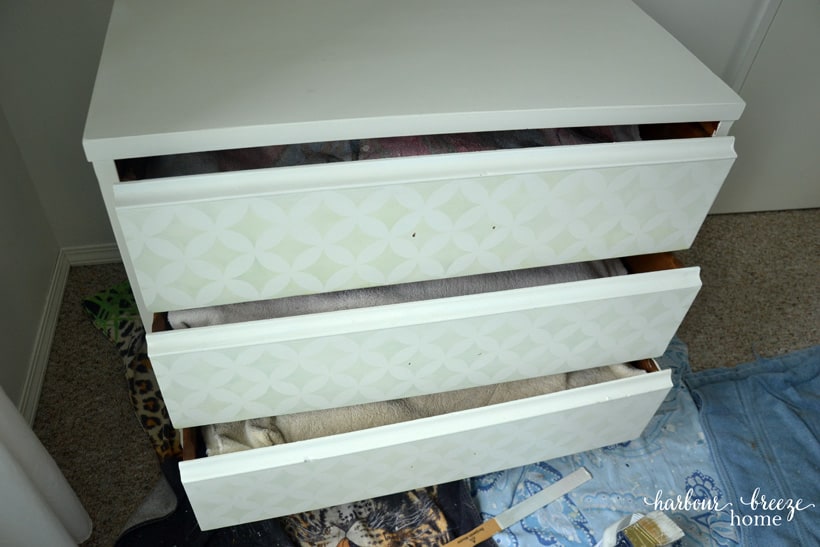 Cheater's Guide to Painting a Dresser Quick