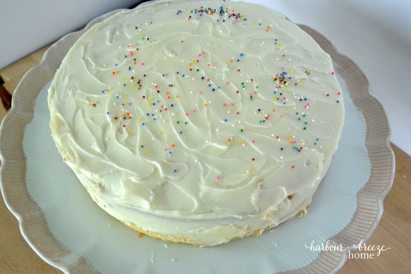 HOW TO ASSEMBLE A FILLED LAYER CAKE