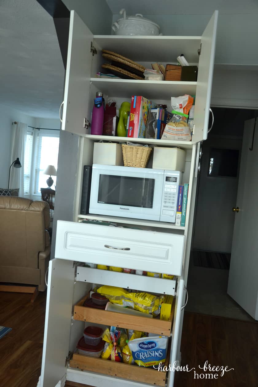 PANTRY ORGANIZATION FOR A SMALL KITCHEN