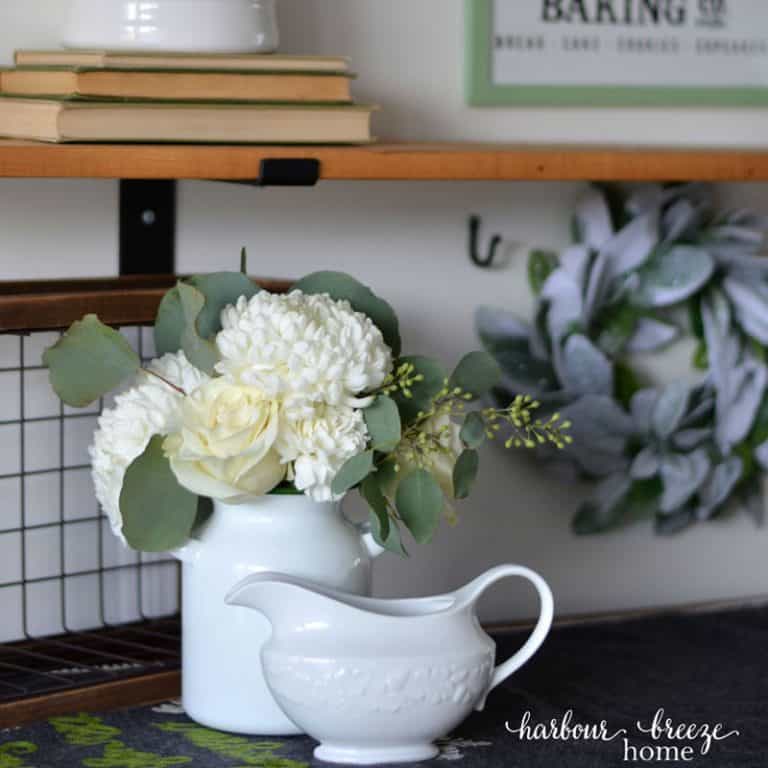 Tried and True Tips for Decorating Shelves for Winter