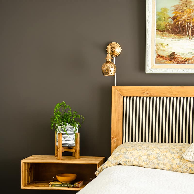 Master Bedroom Decorating: Paint Walls Like a Pro!