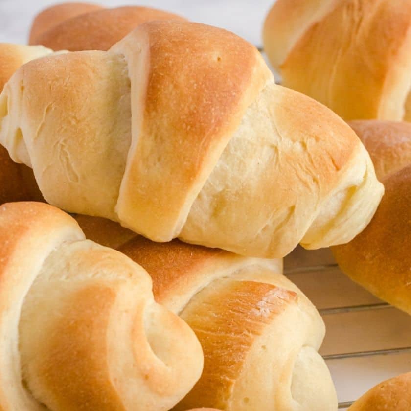 These Bread Machine Dinner Rolls are Easy to Make!