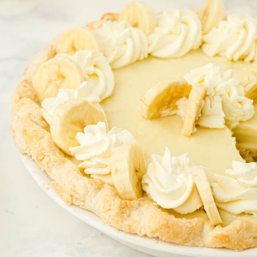 Old Fashioned Banana Cream Pie Recipe (Easy)