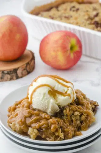 caramel apple crisp on a plate