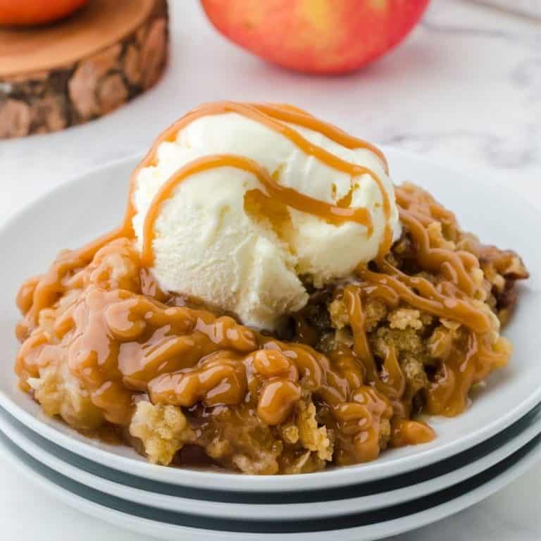 Quick & Easy Caramel Apple Crisp Recipe with Pie Filling and Oatmeal