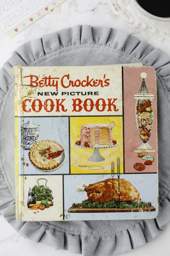 vintage cookbook - betty crocker's new picture cookbook from about 1961