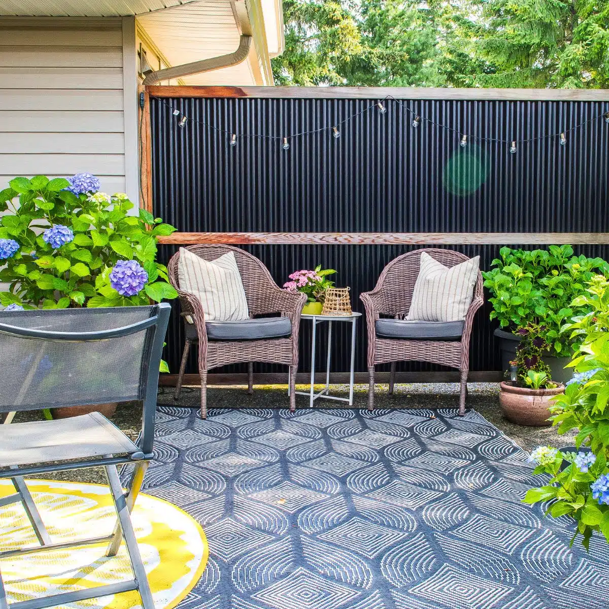 Easy-to-Store Small Patio Decorating Ideas