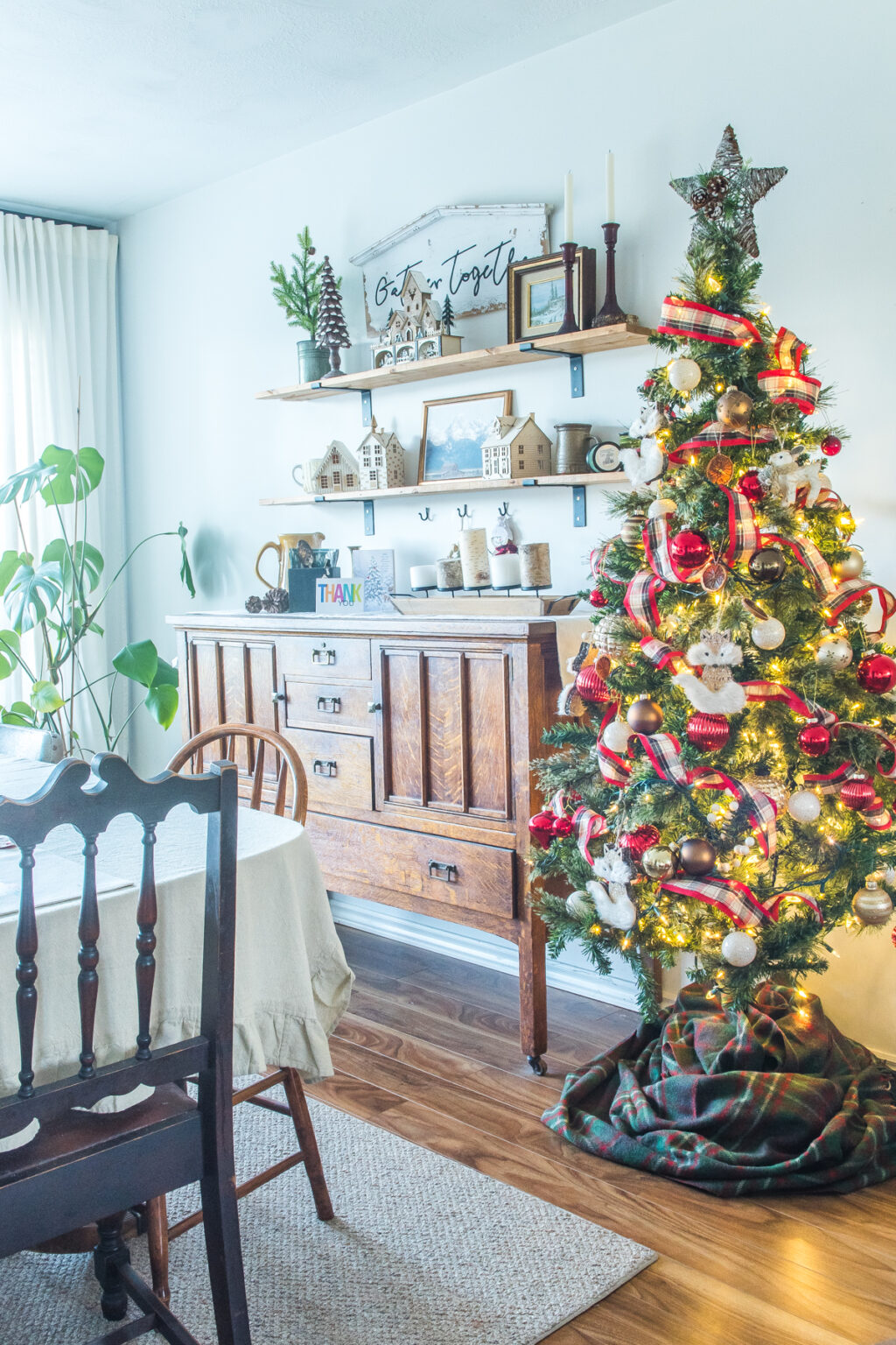 Nostalgic Christmas Decorations: A Cozy Home Tour of Meaningful ...